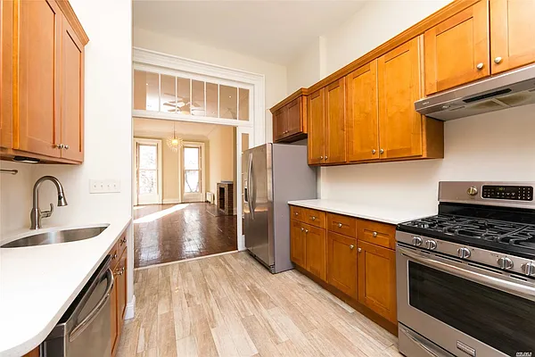 Rented by Century 21 American Homes | media 7