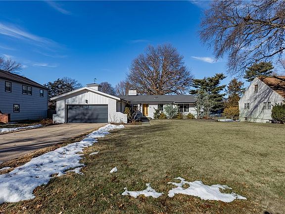 3rd image of 306 W 109th St
