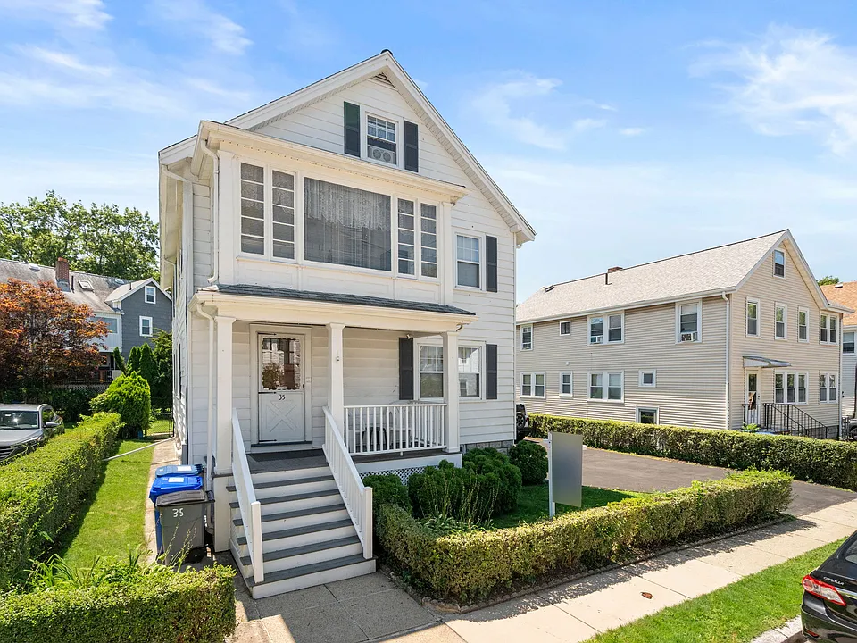35 Trapelo St #2
