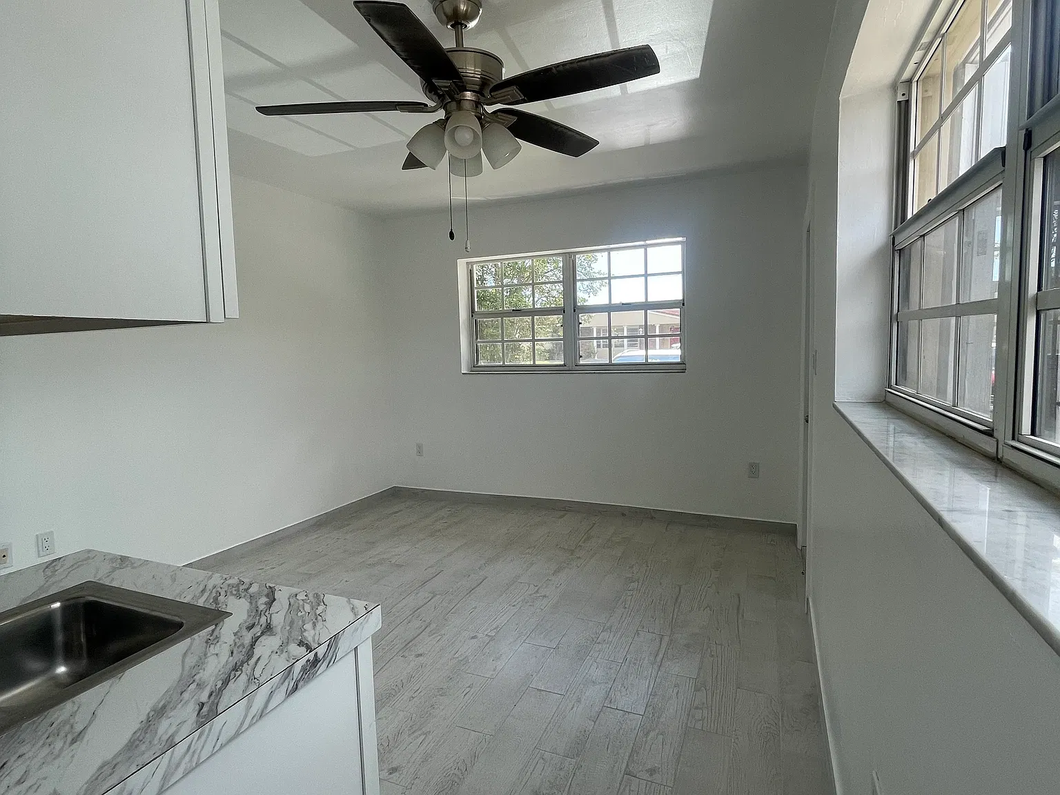 8881 SW 192nd Dr — Photo 2