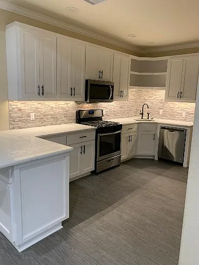 115 E Pecan St #115 — Photo 11