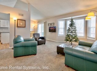 8420 Egret Ct, Chanhassen, MN 55317