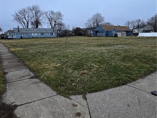 205 Sheridan Parkside Dr #18, Tonawanda, NY 14150