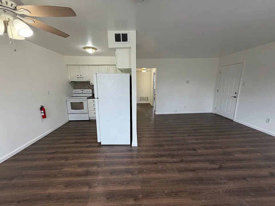 227 Whiteland Ave