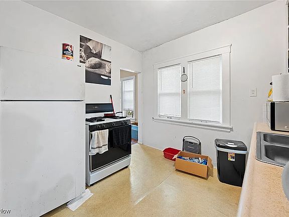 4th image of 2677 E 126th St #2