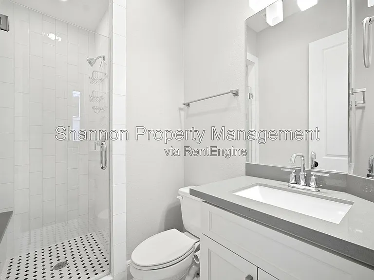 1204 W 16th St #B — Photo 39