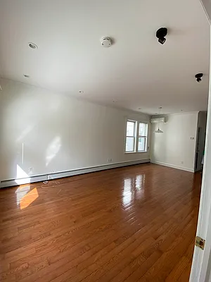 Rented by Hudson Exclusive Inc | media 40