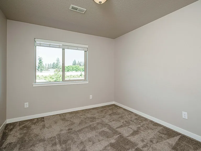 10912 NE 8th Cir — Photo 29