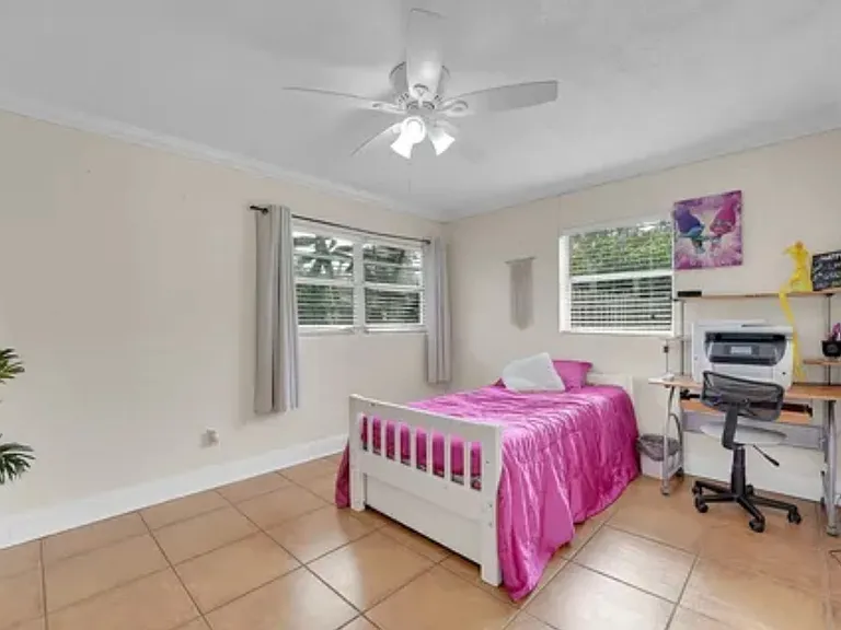 715 S Jenkins Rd — Photo 6