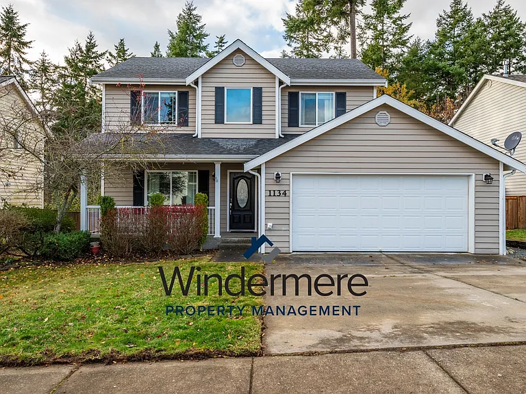 1134 NW Redwing Dr — Photo 1