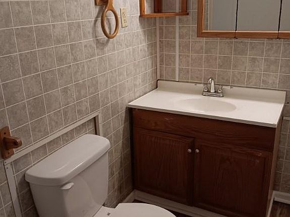 5th image of 1216 Greenwich Ct