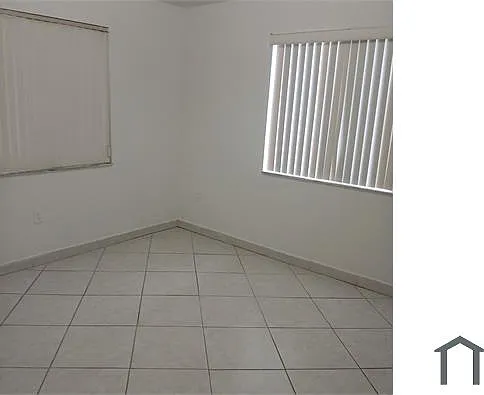181 NW 47th Ave #10 — Photo 3