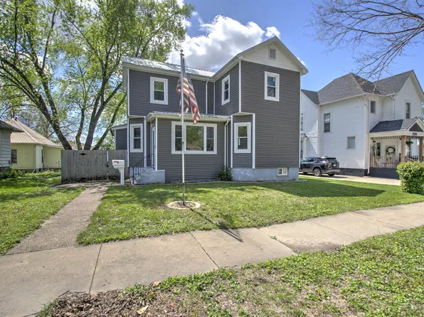 204 W South St, Clinton, IL 61727