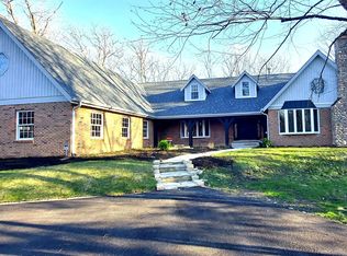 6 Burr Oak Trl, Riverwoods, IL 60015