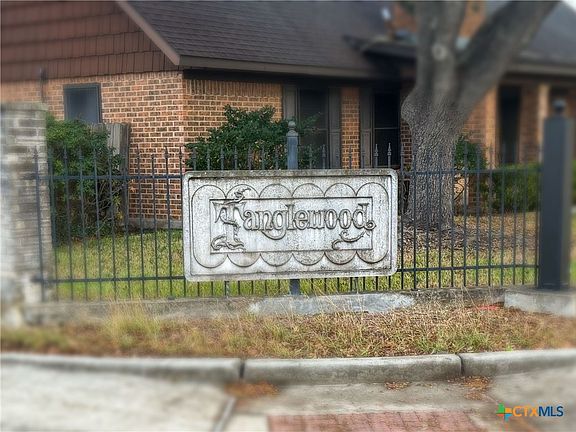 2nd image of 301 Rosewood Dr