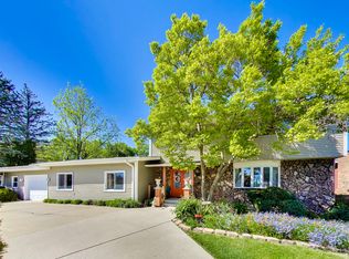 2004 Sprucewood Ln, Lindenhurst, IL 60046