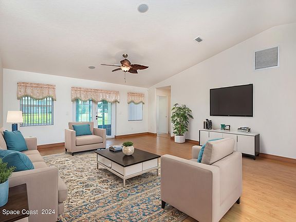 5th image of 3204 Finsterwald Dr