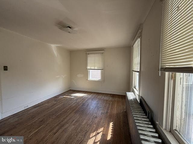 2nd image of 40 Munroe Ct
