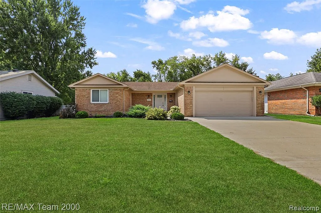 3 bed, 2.0 bath, 1471 sqft, $2,700 — Photo 3
