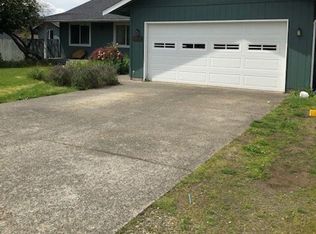 308 Rochester St E, Rainier, WA 98576