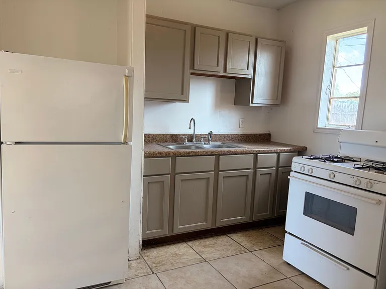 3111 Amherst St — Photo 9