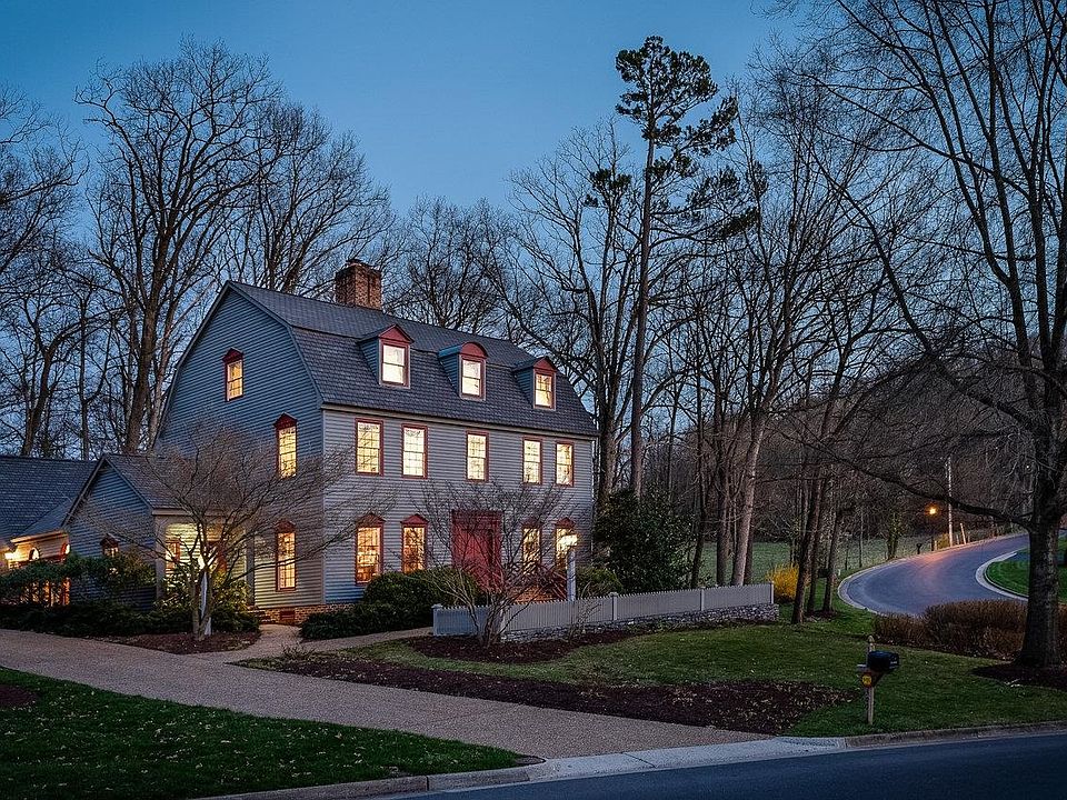 1st image of 300 Fairway Dr
