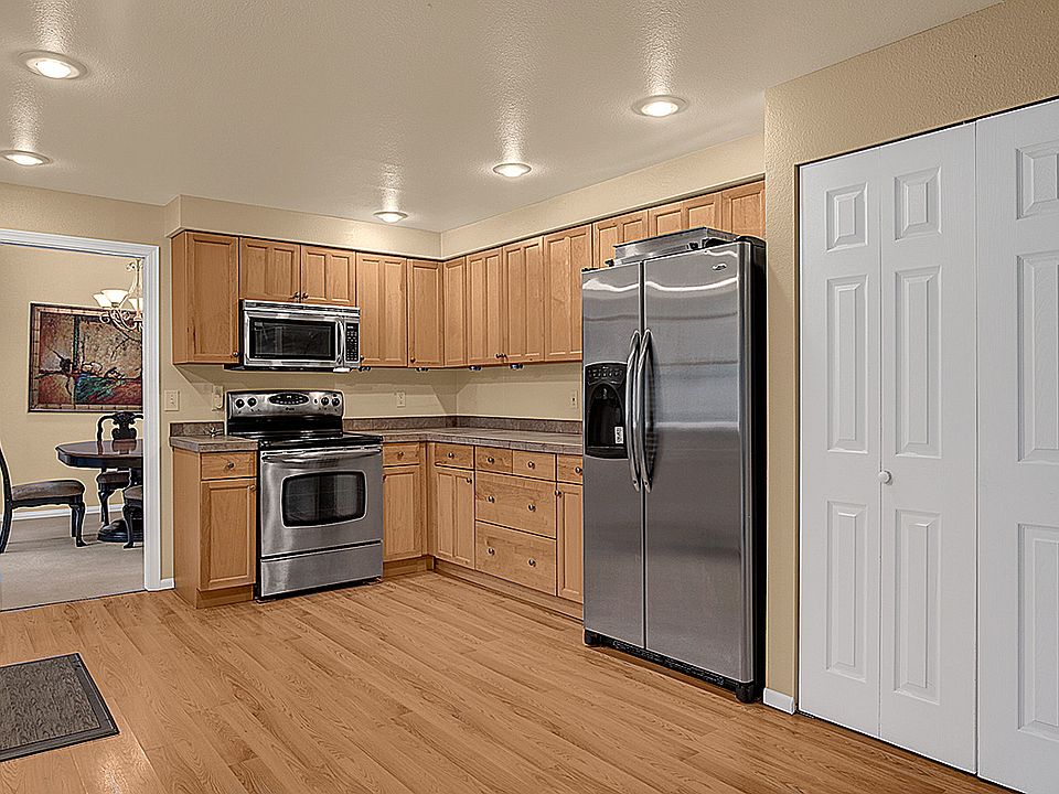 1st image of 16233 NE 112th Ct