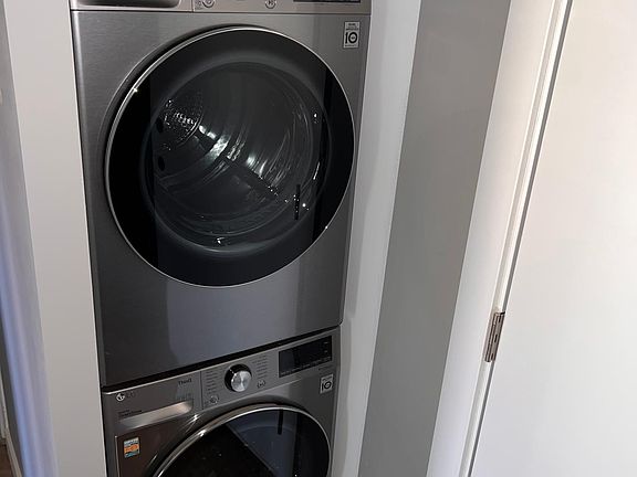 2nd image of 4404 S Drexel Blvd #205