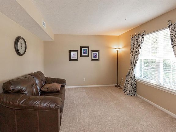 3rd image of 14360 Chapelwood Ln