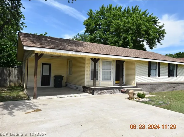 809 S Elm St, Sallisaw, OK 74955