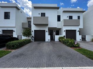 492 SW 91st Pl, Miami, FL 33174