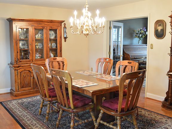 2nd image of 14 Lochview Dr