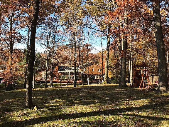 3rd image of 11 Meadow Ln