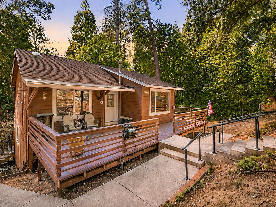 16645 Madrone Cir