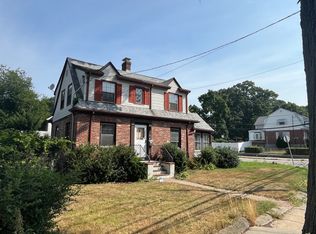 89 Tacoma St, Hyde Park, MA 02136