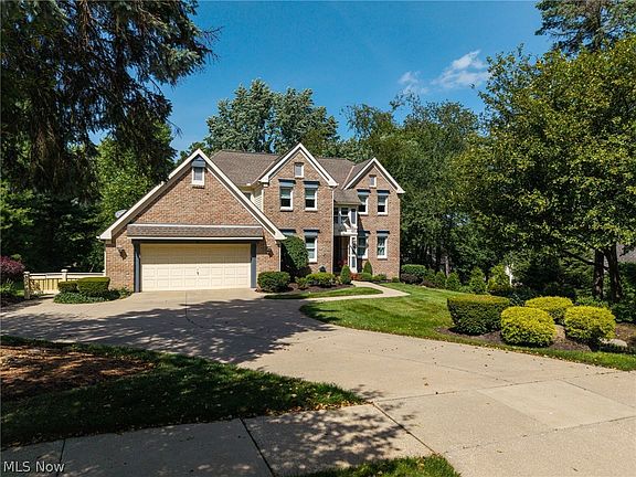 3rd image of 614 Red Rock Dr