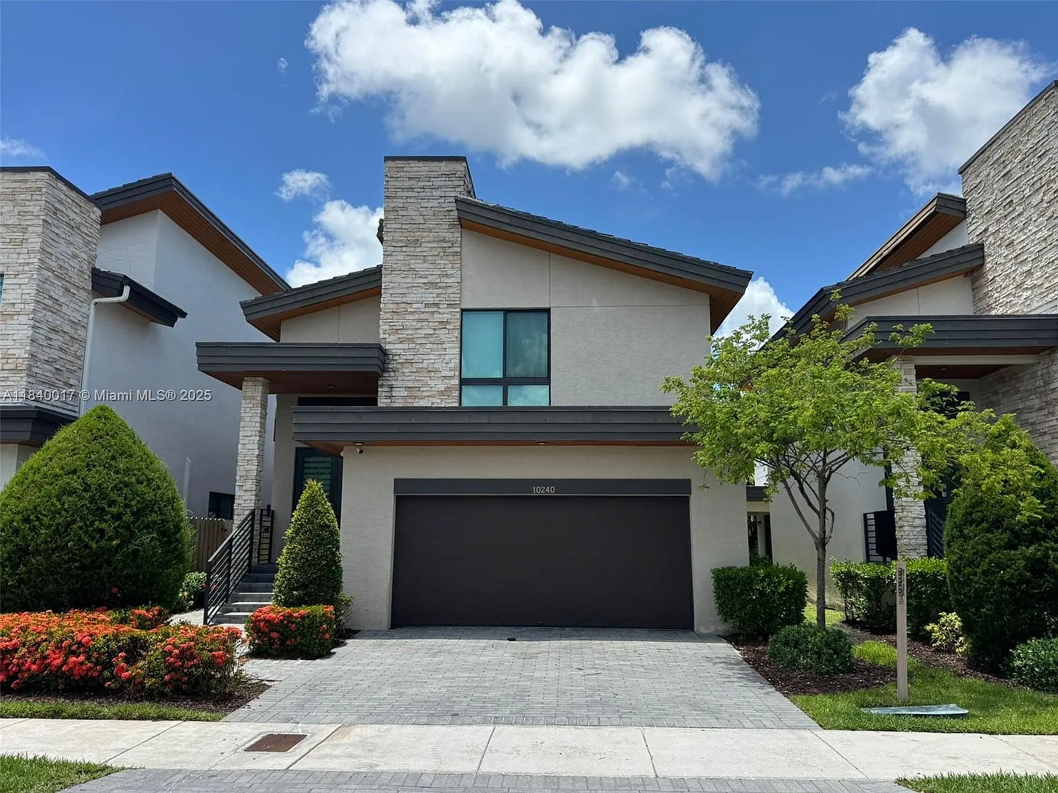 3 bed, 3.5 bath, 2785 sqft, $6,500 — Photo 1