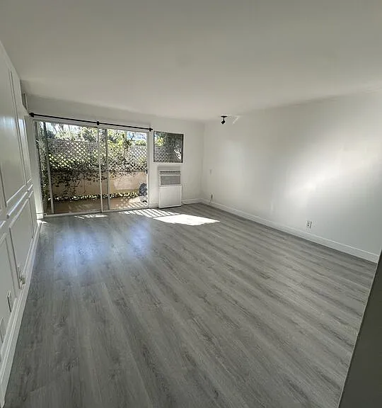 9018 Keith Ave — Photo 5