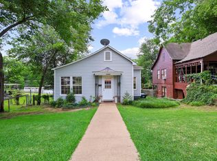 1322 W Chestnut St, Denison, TX 75020