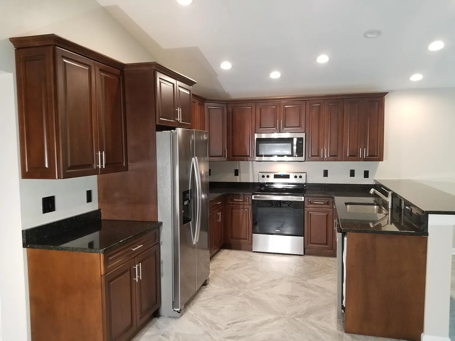 3 bed, 1550 sqft, $1,900 — Photo 2