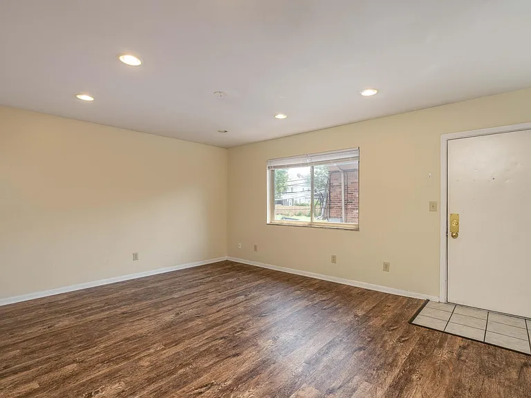 310 E 18th Ave #A — Photo 5