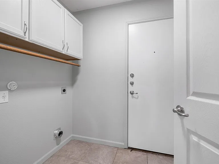 5813 Angel Dr — Photo 12