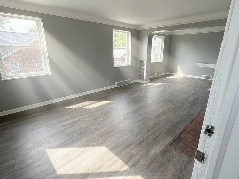 3596 Warren Rd #UP — Photo 3