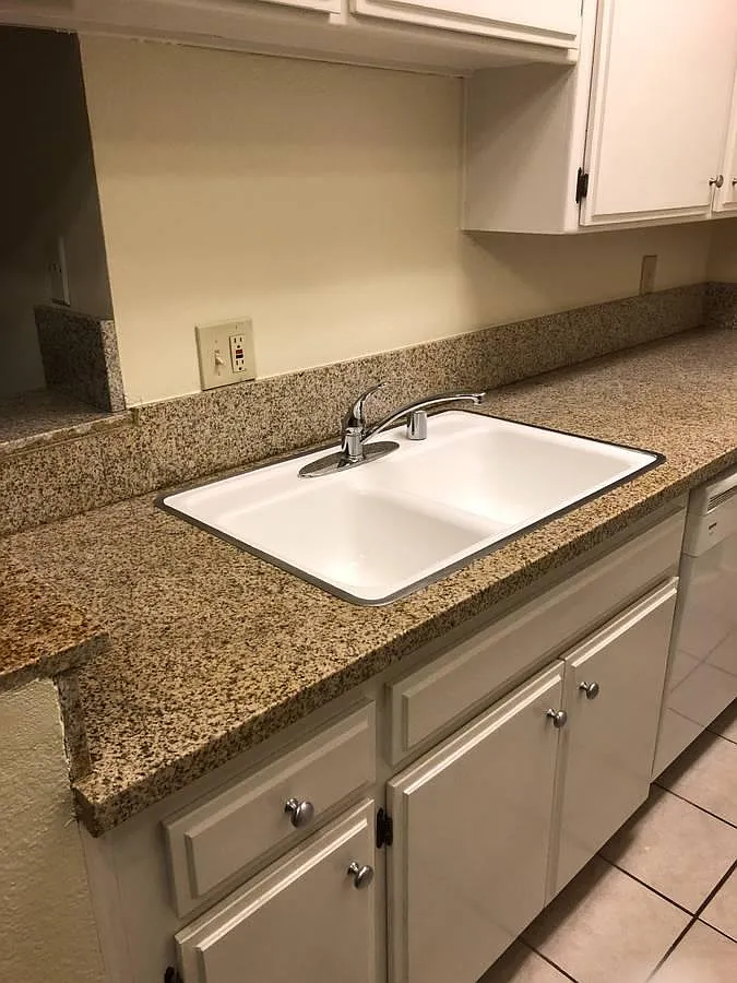 3020 Rowena Ave — Photo 1