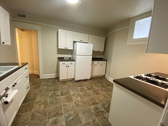 5th image of 608 S 2nd St APT 3