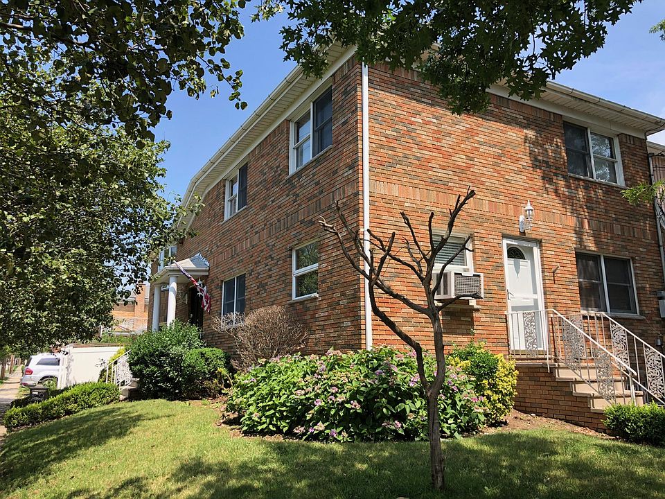 1st image of 520 Clawson St
