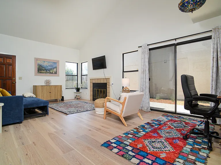 489 Cool Wind Way — Photo 8