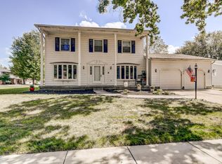 2 Red Fox Ct, Springfield, IL 62712