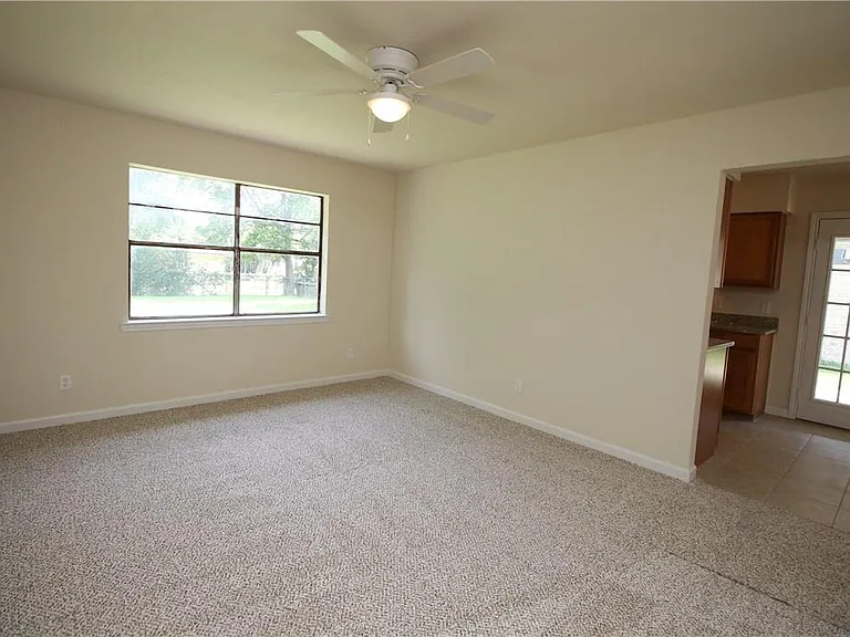 902 Lindo Dr — Photo 7
