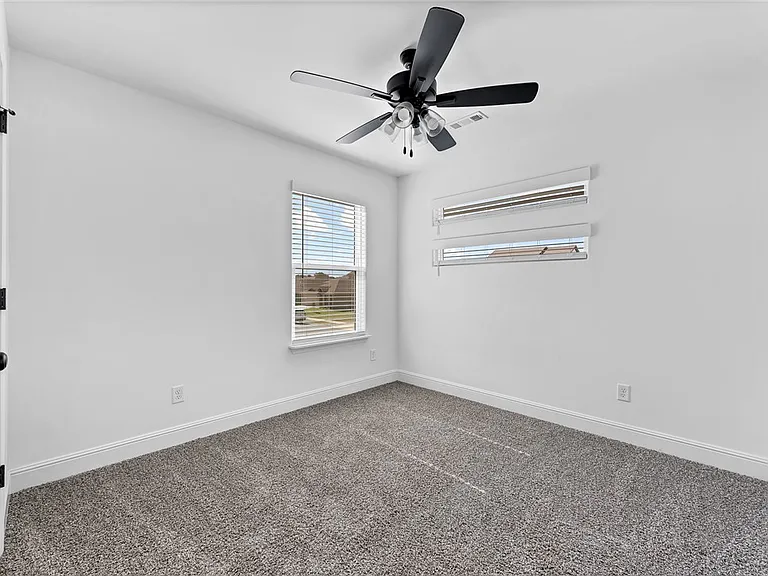 2070 Wildflower Dr — Photo 16